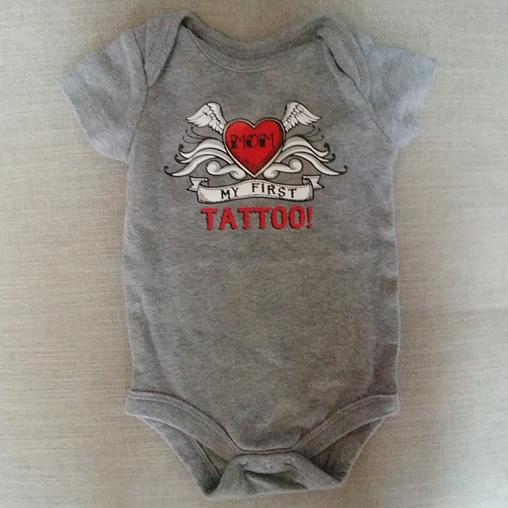 T-shirt onesie 3 to 6 month